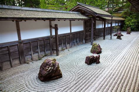 《高野山真言宗總本山金剛峰寺》的超現實主義與寧靜之美！